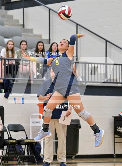 Thumbnail 3 in Lake Belton vs. Highland Park (UIL 5A Regional Semifinal) photogallery.