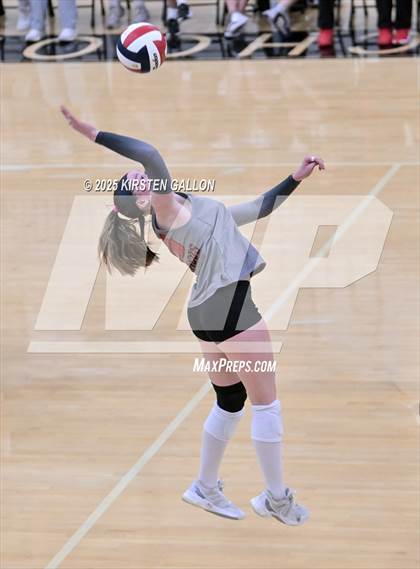 Thumbnail 1 in Lake Belton vs. Highland Park (UIL 5A Regional Semifinal) photogallery.