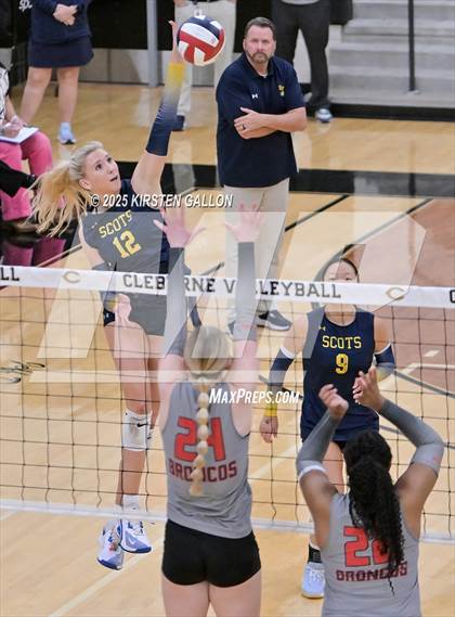 Thumbnail 1 in Lake Belton vs. Highland Park (UIL 5A Regional Semifinal) photogallery.