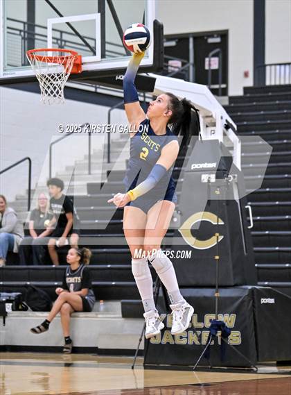 Thumbnail 2 in Lake Belton vs. Highland Park (UIL 5A Regional Semifinal) photogallery.