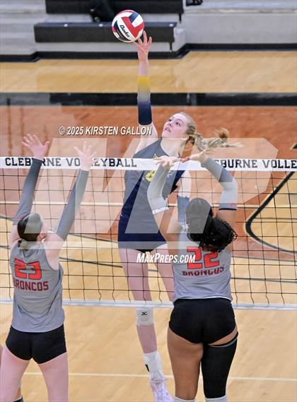 Thumbnail 1 in Lake Belton vs. Highland Park (UIL 5A Regional Semifinal) photogallery.