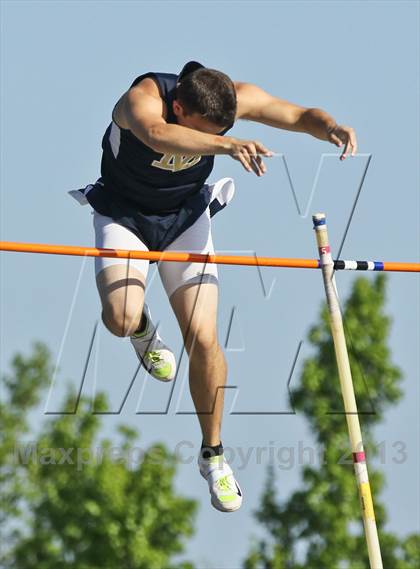 Thumbnail 3 in Arcadia Invitational (Pole Vault) photogallery.