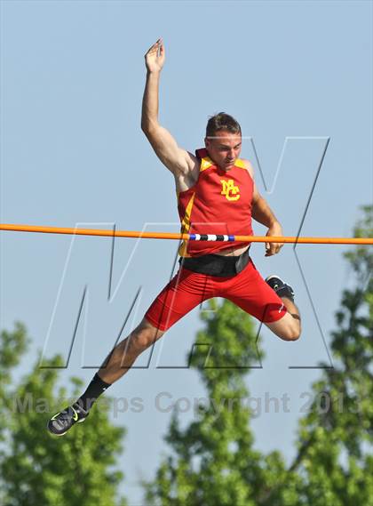Thumbnail 3 in Arcadia Invitational (Pole Vault) photogallery.