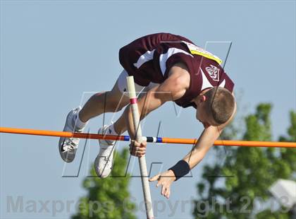 Thumbnail 2 in Arcadia Invitational (Pole Vault) photogallery.