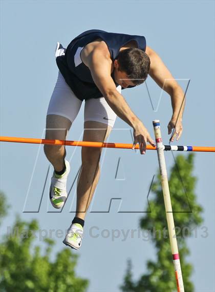 Thumbnail 2 in Arcadia Invitational (Pole Vault) photogallery.