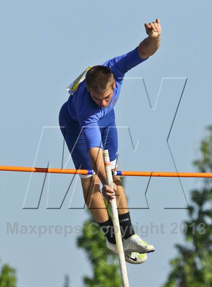 Thumbnail 2 in Arcadia Invitational (Pole Vault) photogallery.