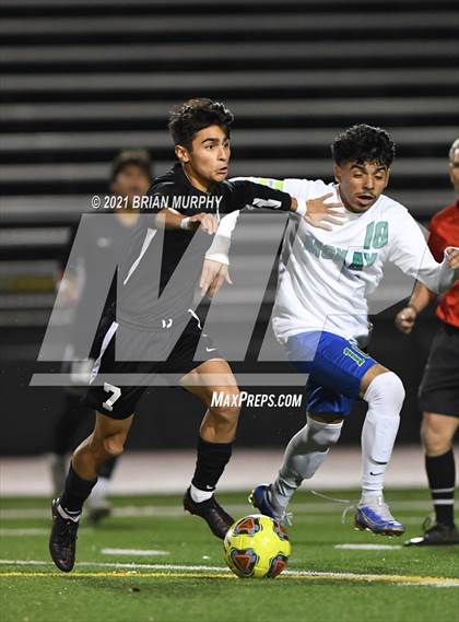 Thumbnail 3 in McKay @ Jesuit (OSAA 6A 2nd Round Playoff) photogallery.