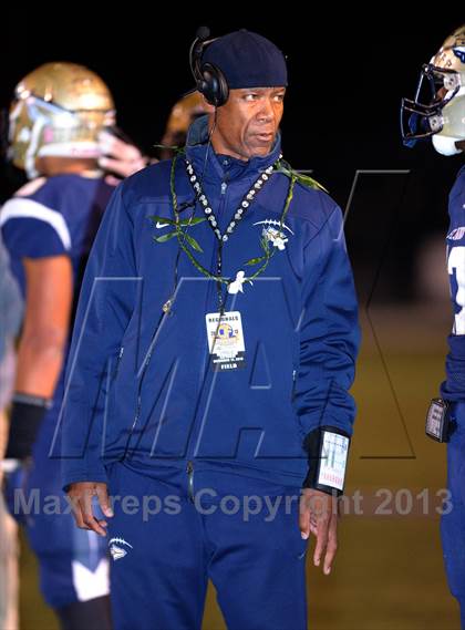 Thumbnail 3 in Centennial vs. St. John Bosco (CIF SoCal Regional Open Division Final) photogallery.