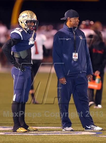 Thumbnail 3 in Centennial vs. St. John Bosco (CIF SoCal Regional Open Division Final) photogallery.