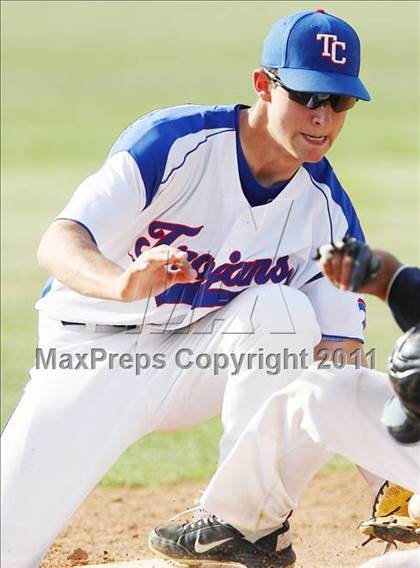 Thumbnail 2 in Trinity Christian vs. Bishop Dunne photogallery.