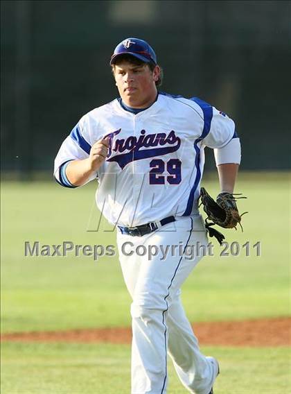 Thumbnail 2 in Trinity Christian vs. Bishop Dunne photogallery.