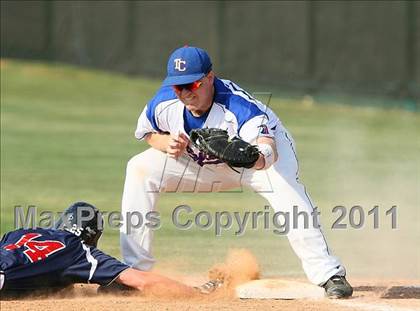 Thumbnail 2 in Trinity Christian vs. Bishop Dunne photogallery.