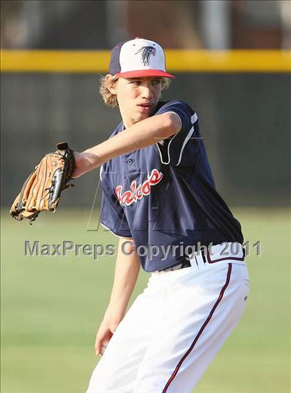 Thumbnail 2 in Trinity Christian vs. Bishop Dunne photogallery.