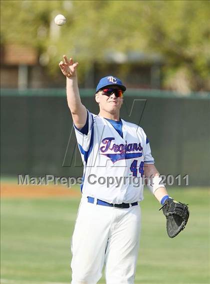 Thumbnail 2 in Trinity Christian vs. Bishop Dunne photogallery.