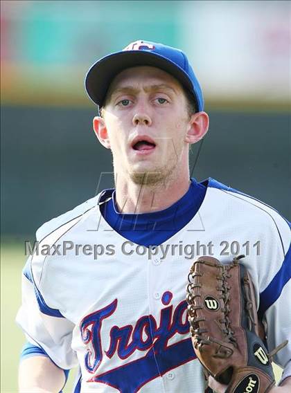 Thumbnail 3 in Trinity Christian vs. Bishop Dunne photogallery.