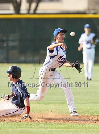 Thumbnail 2 in Trinity Christian vs. Bishop Dunne photogallery.