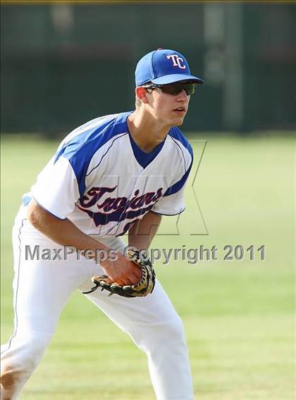 Thumbnail 2 in Trinity Christian vs. Bishop Dunne photogallery.