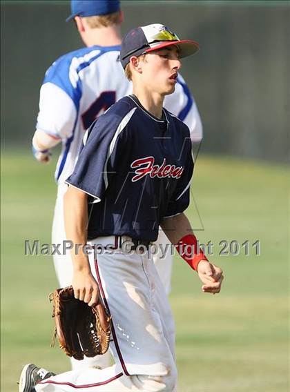 Thumbnail 2 in Trinity Christian vs. Bishop Dunne photogallery.