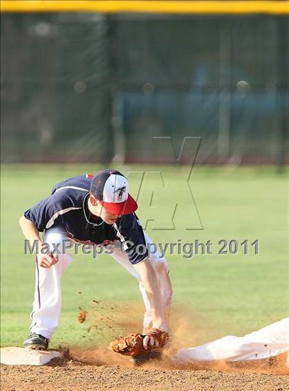 Thumbnail 3 in Trinity Christian vs. Bishop Dunne photogallery.