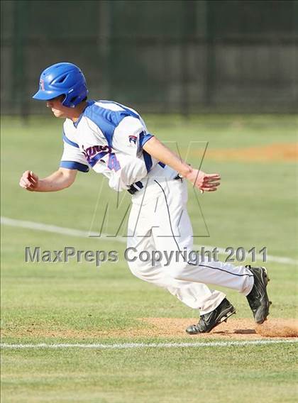 Thumbnail 2 in Trinity Christian vs. Bishop Dunne photogallery.
