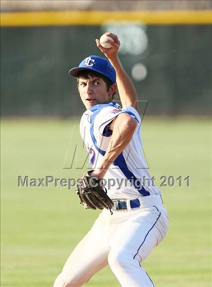 Thumbnail 2 in Trinity Christian vs. Bishop Dunne photogallery.