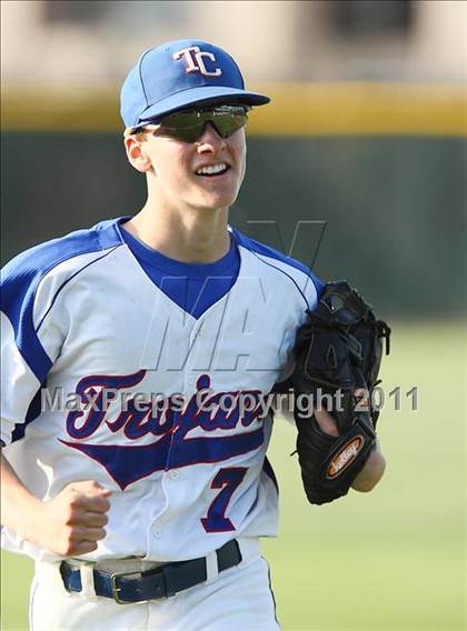 Thumbnail 2 in Trinity Christian vs. Bishop Dunne photogallery.
