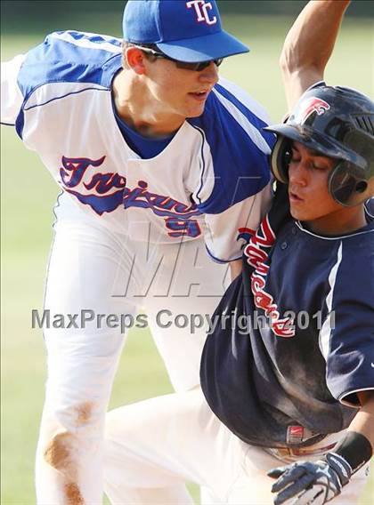 Thumbnail 1 in Trinity Christian vs. Bishop Dunne photogallery.