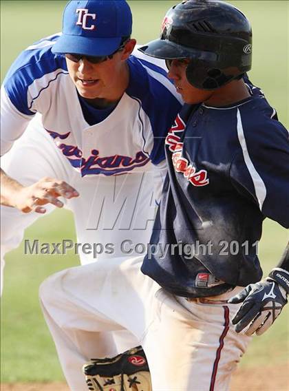 Thumbnail 2 in Trinity Christian vs. Bishop Dunne photogallery.