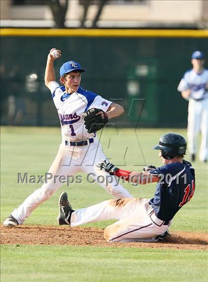 Thumbnail 3 in Trinity Christian vs. Bishop Dunne photogallery.