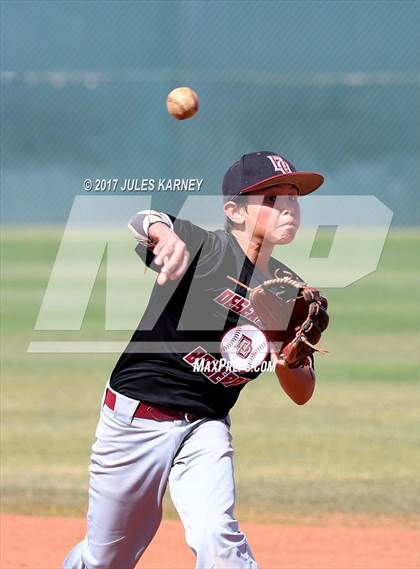 Thumbnail 2 in Desert Oasis vs. Bishop Gorman photogallery.