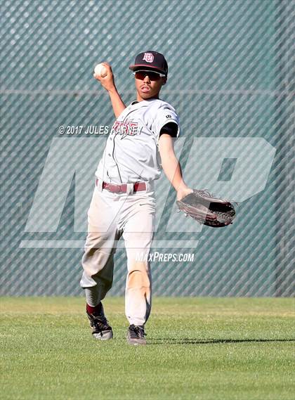 Thumbnail 2 in Desert Oasis vs. Bishop Gorman photogallery.