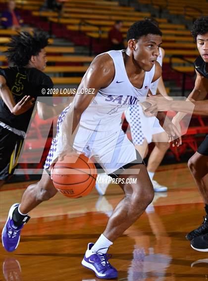 Thumbnail 2 in St. Augustine vs. Capistrano Valley (Nike Extravaganza) photogallery.