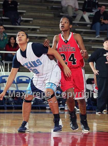 Thumbnail 2 in Sam Rayburn vs. South Houston (McDonald's Texas Invitational) photogallery.