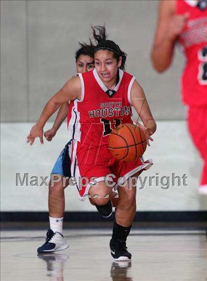 Thumbnail 1 in Sam Rayburn vs. South Houston (McDonald's Texas Invitational) photogallery.