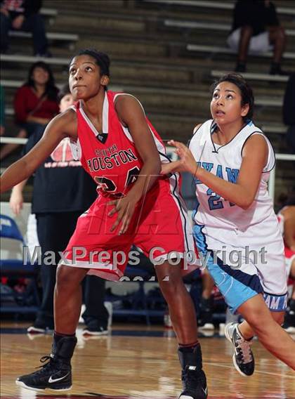 Thumbnail 3 in Sam Rayburn vs. South Houston (McDonald's Texas Invitational) photogallery.