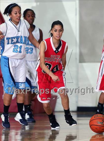 Thumbnail 3 in Sam Rayburn vs. South Houston (McDonald's Texas Invitational) photogallery.