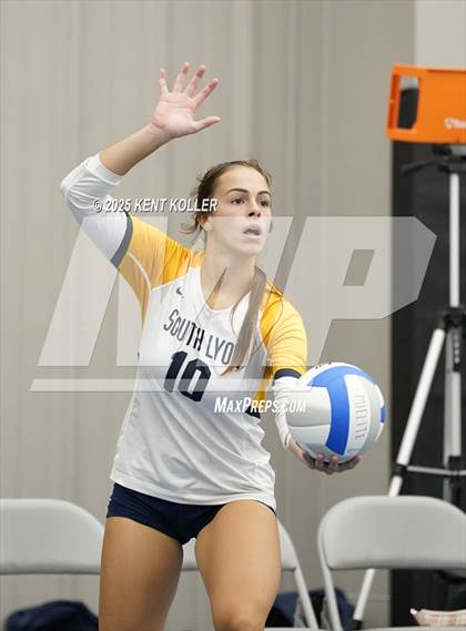 Thumbnail 1 in Skyline vs. South Lyon (Beast of the East) photogallery.