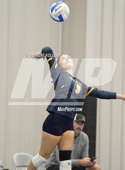 Thumbnail 2 in Skyline vs. South Lyon (Beast of the East) photogallery.