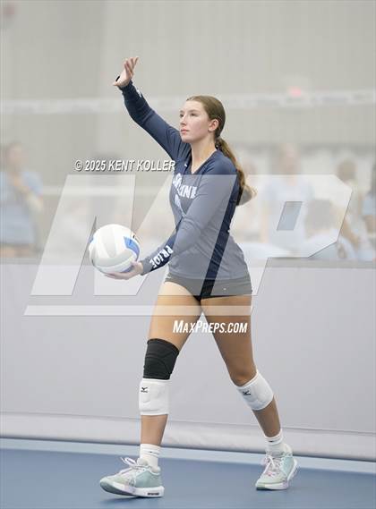 Thumbnail 2 in Skyline vs. South Lyon (Beast of the East) photogallery.