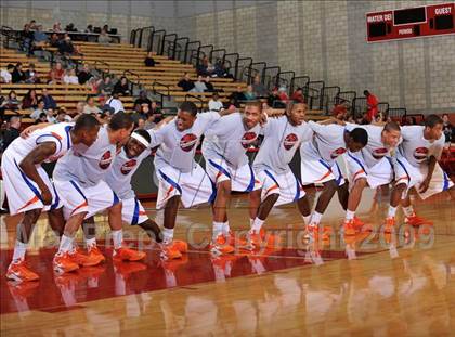 Thumbnail 2 in Rainier Beach vs. Westchester (Nike Extravaganza) photogallery.
