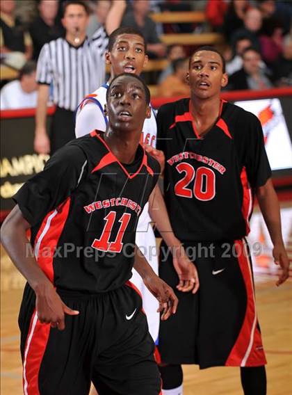 Thumbnail 2 in Rainier Beach vs. Westchester (Nike Extravaganza) photogallery.