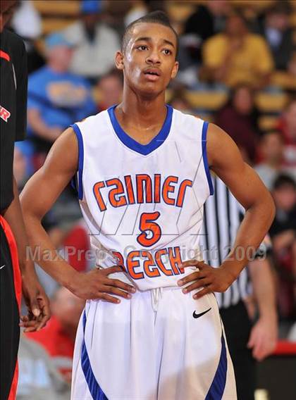 Thumbnail 2 in Rainier Beach vs. Westchester (Nike Extravaganza) photogallery.