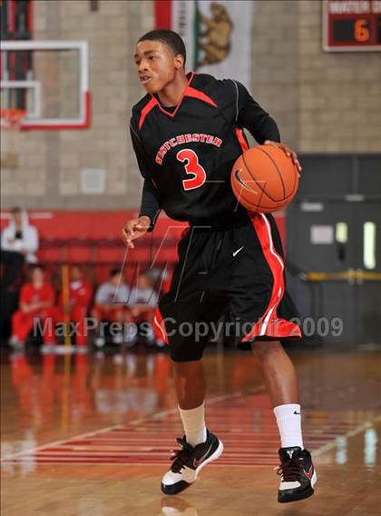 Thumbnail 2 in Rainier Beach vs. Westchester (Nike Extravaganza) photogallery.