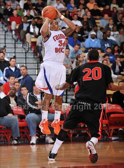 Thumbnail 1 in Rainier Beach vs. Westchester (Nike Extravaganza) photogallery.