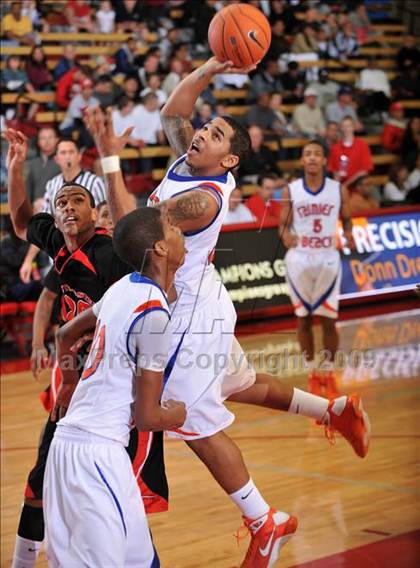 Thumbnail 1 in Rainier Beach vs. Westchester (Nike Extravaganza) photogallery.