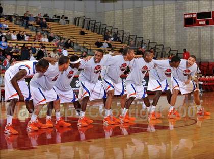 Thumbnail 1 in Rainier Beach vs. Westchester (Nike Extravaganza) photogallery.