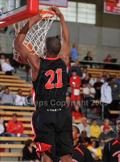 Thumbnail 2 in Rainier Beach vs. Westchester (Nike Extravaganza) photogallery.
