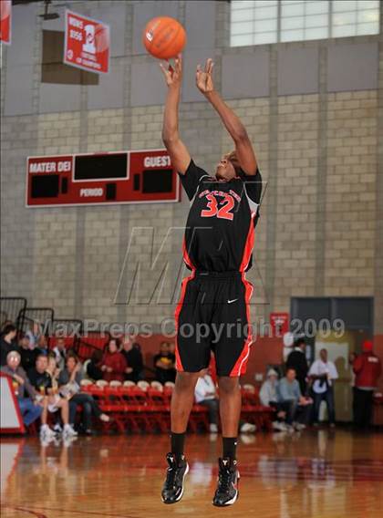 Thumbnail 3 in Rainier Beach vs. Westchester (Nike Extravaganza) photogallery.