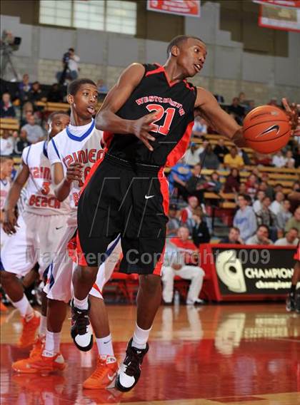 Thumbnail 2 in Rainier Beach vs. Westchester (Nike Extravaganza) photogallery.