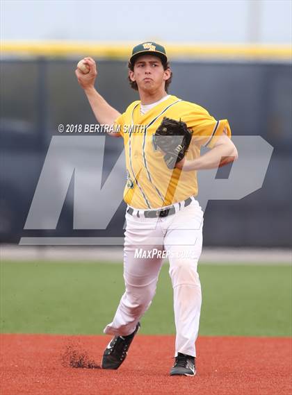 Thumbnail 1 in Lancaster vs. Williamsville North (Section 6 Class AA Final) photogallery.